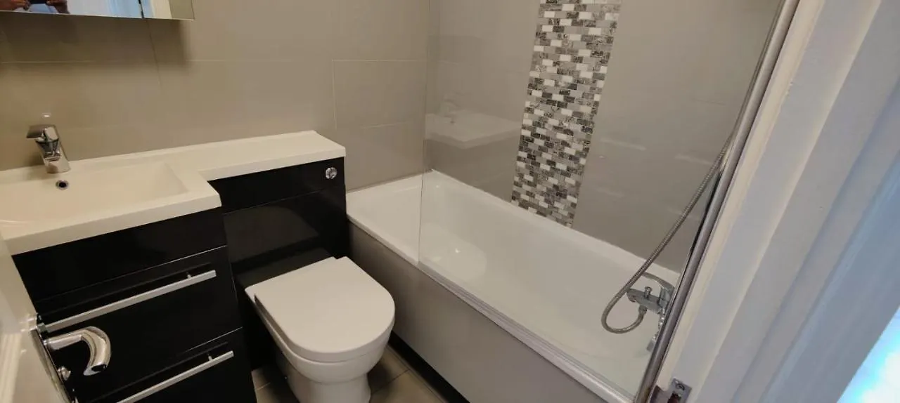 Spacious 3 Bed Flat Near Liverpool Street, Spitalfields لندن شقة