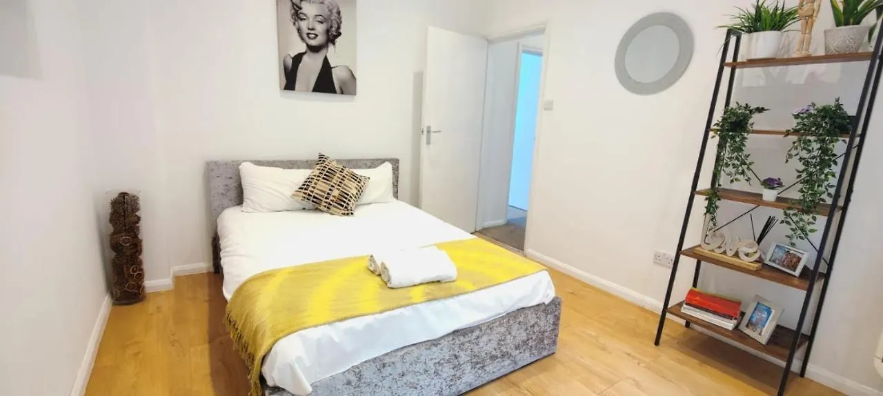Spacious 3 Bed Flat Near Liverpool Street, Spitalfields لندن المملكة المتحدة